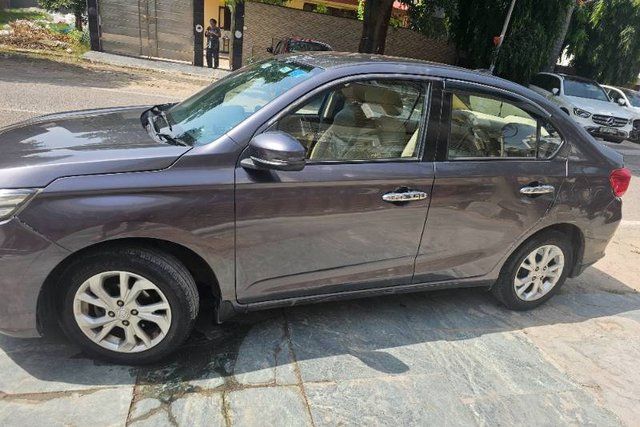 Honda Amaze वी CVT पेट्रोल बीएस4 Second-hand 2018 Honda Amaze वी CVT पेट्रोल बीएस4 for sale in Noida