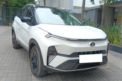 2024 Tata Nexon EV Empowered प्लस LR