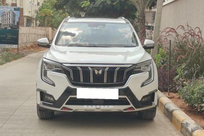 2023 Mahindra XUV700 AX7L 7Str Diesel AT AWD