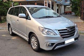 Used 2.5 VX (Diesel) 8 Seater BS IV
