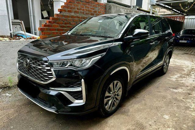 Second-hand 2025 Toyota Innova Hycross जेडएक्स (ओ) हाइब्रिड for sale in Chennai