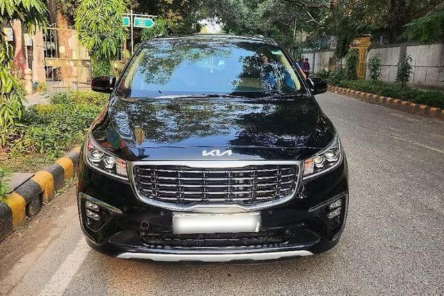 Kia Carnival Limousine Second-hand 2022 Kia Carnival Limousine for sale in New Delhi