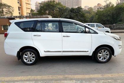 2017 Toyota Innova Crysta 2.8 GX AT बीएस4