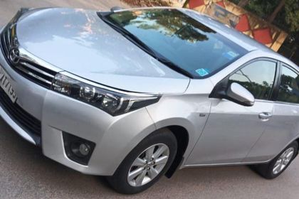 2015 Toyota Corolla Altis जी एटी
