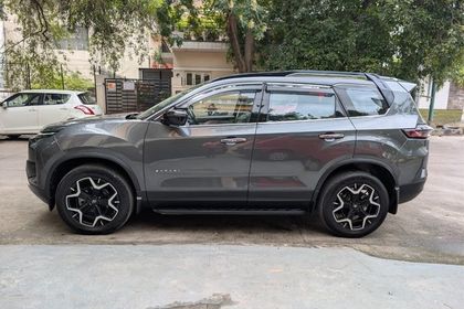 2025 Tata Safari अकंप्लिश्ड प्लस AT