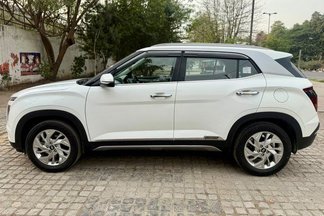 Hyundai Creta एसएक्स Opt Knight IVT DT बीएस6 Second-hand 2022 Hyundai Creta एसएक्स Opt Knight IVT DT बीएस6 for sale in New Delhi