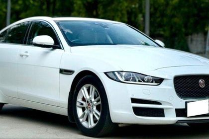 2018 Jaguar XE 2.0L डीजल प्रेस्टीज
