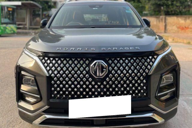 Second-hand 2024 MG Hector Plus Savvy Pro CVT 2023-2025 for sale in New Delhi