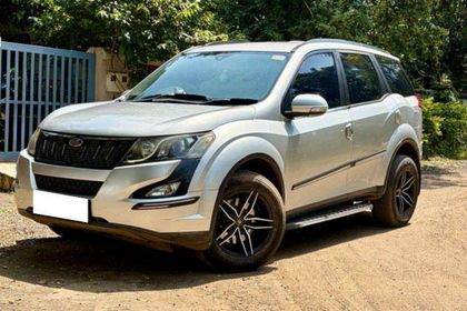 2017 Mahindra XUV500 W6 2WD