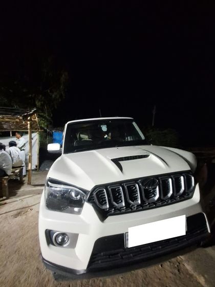 2018 Mahindra Scorpio S7 120