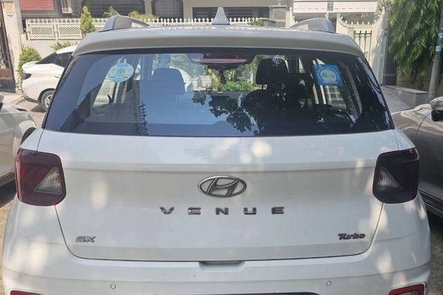 Hyundai Venue SX Plus Turbo DCT Second-hand 2020 Hyundai Venue SX Plus Turbo DCT for sale in New Delhi