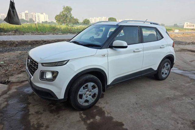 Hyundai Venue S Second-hand 2021 Hyundai Venue S for sale in Morbi