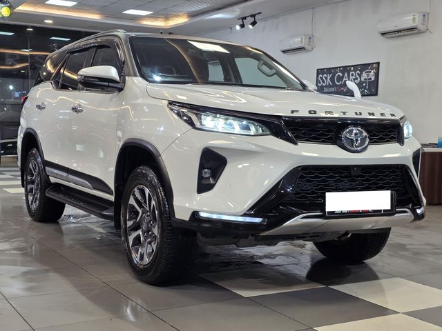 Second-hand 2024 Toyota Fortuner Legender 4x2 AT for sale in Lucknow