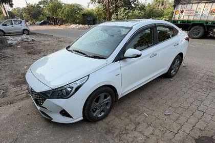 2022 Hyundai Verna एसएक्स AT डीजल