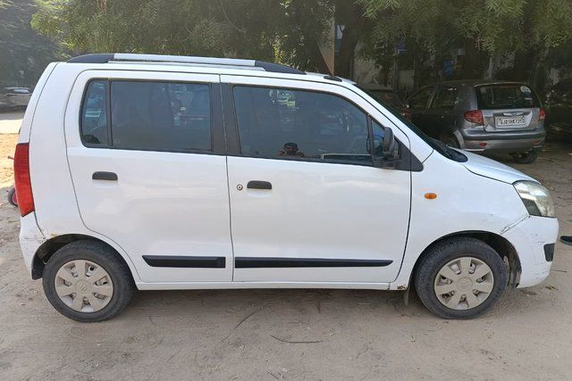 Second-hand 2015 Maruti Suzuki Wagon R एलएक्सआई BS IV for sale in Ahmedabad