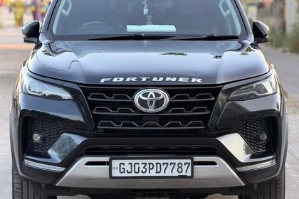2025 Toyota Fortuner 4x2 डीजल एटी