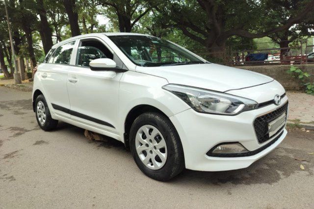 Hyundai i20 स्पोर्टज़ 1.4 CRDi Second-hand 2016 Hyundai i20 स्पोर्टज़ 1.4 CRDi for sale in Chandigarh