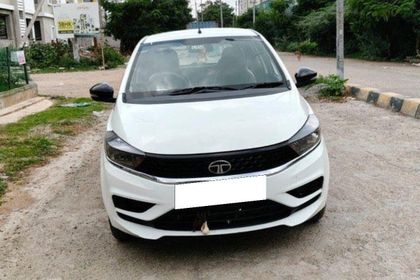 2024 Tata Tiago एक्सटी