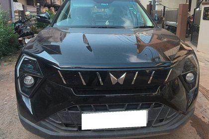 2025 Mahindra XUV 3XO AX5