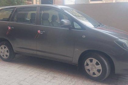 2010 Toyota Innova 2.5 G4 डीजल 7-seater
