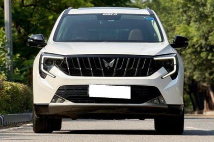 2026 Mahindra XUV 7XO AX7 AT
