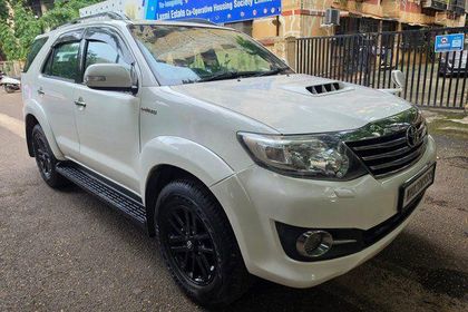 2015 Toyota Fortuner 4x2 मैनुअल