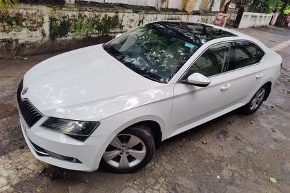 2018 Skoda Superb स्टाइल 1.8 TSI AT