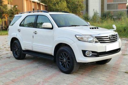 2015 Toyota Fortuner 4x2 AT