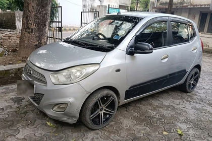 2012 Hyundai i10 मैग्ना