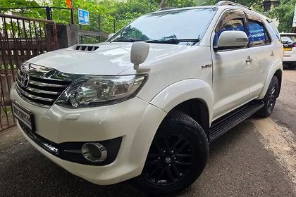 2015 Toyota Fortuner 4x2 मैनुअल