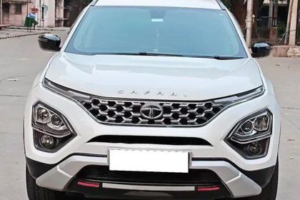 2022 टाटा सफारी XT Plus BSVI
