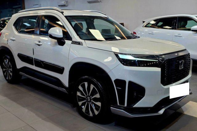 Second-hand 2023 Honda Elevate वीएक्स Non RF for sale in Lucknow