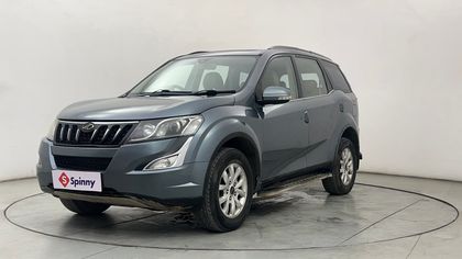 2017 Mahindra XUV500 W9 AT