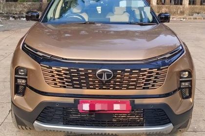 2025 Tata Safari Accomplished X AT