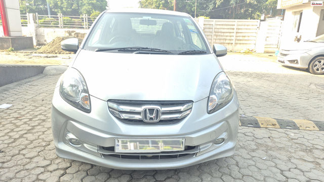 Second-hand 2015 Honda Amaze वीएक्स पेट्रोल for sale in Noida