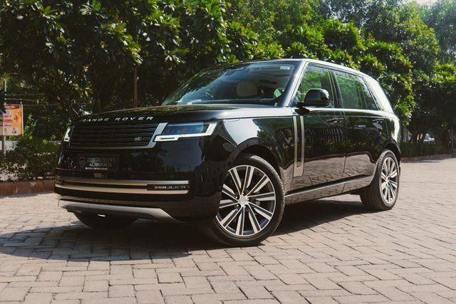 Second-hand 2024 Land Rover Range Rover 3.0 l Petrol HSE for sale in New Delhi
