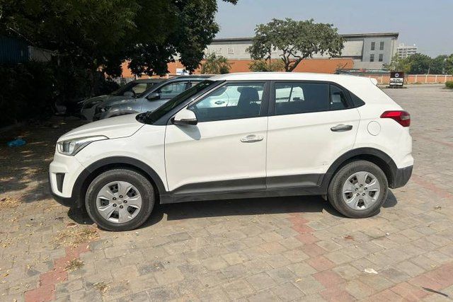 Second-hand 2017 Hyundai Creta 1.4 ई प्लस CRDi for sale in Ahmedabad