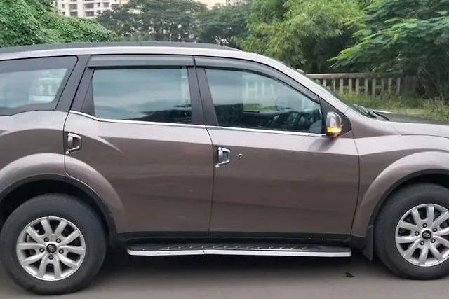 Second-hand 2017 Mahindra XUV500 W10 2WD for sale in Mumbai