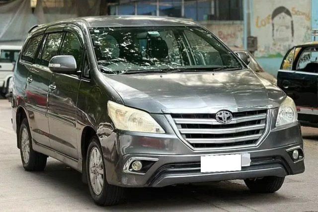 Second-hand 2013 Toyota Innova 2.5 VX (Diesel) 8 Seater for sale in Mumbai