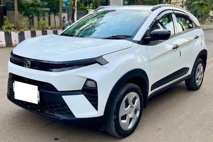 2025 Tata Nexon स्मार्ट प्लस एस सीएनजी