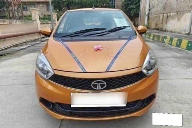 Tata Tiago 1.2 Revotron XT Second-hand 2017 Tata Tiago 1.2 Revotron XT for sale in Noida