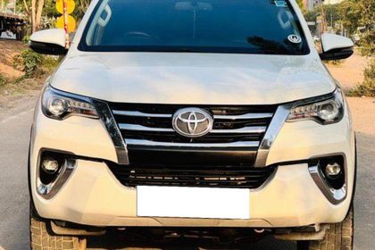 2019 Toyota Fortuner 2.8 2WD MT बीएस4
