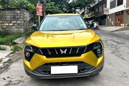 2024 Mahindra XUV 3XO एएक्स5