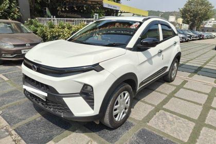 2025 Tata Nexon Smart Plus S CNG