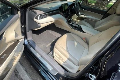 2022 Toyota Camry 2.5 हाइब्रिड बीएस6