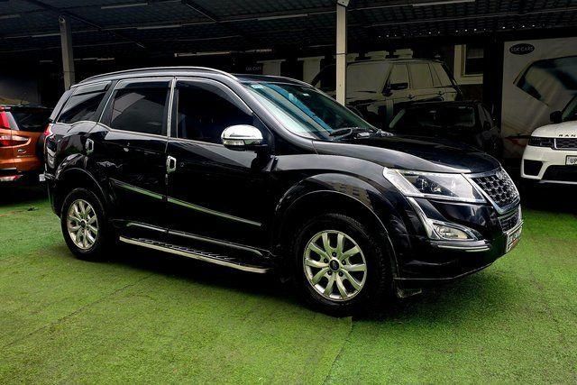 Second-hand 2018 Mahindra XUV500 R W10 FWD for sale in Lucknow