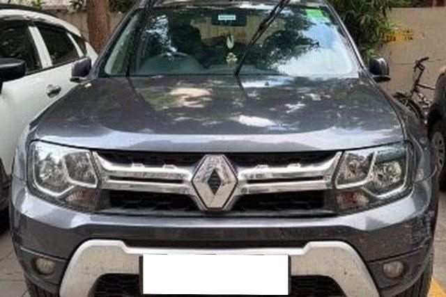 Second-hand 2017 Renault Duster SANDSTORM RXS 85 PS for sale in Ahmedabad