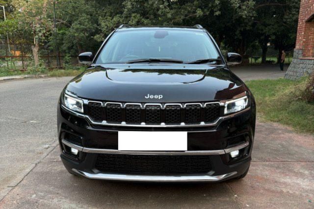 Jeep Meridian Limited Opt 4x2 AT Second-hand 2024 Jeep Meridian Limited Opt 4x2 AT for sale in New Delhi