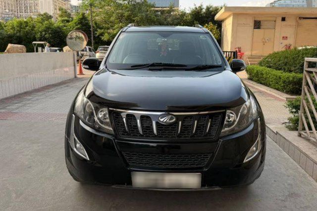Mahindra XUV500 W4 Second-hand 2017 Mahindra XUV500 W4 for sale in Greater Noida
