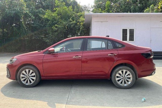 Second-hand 2024 Volkswagen Virtus Highline AT for sale in New Delhi
